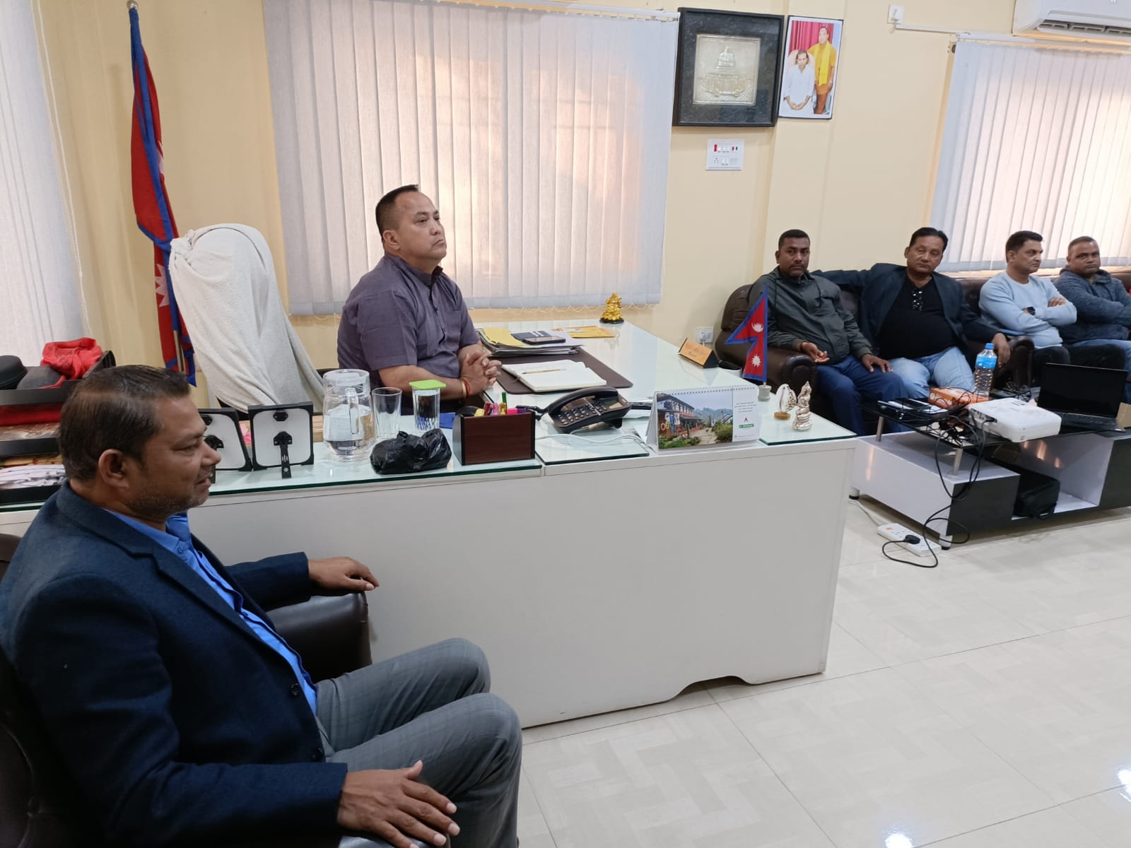 राजनीतिक दलका महानगर अध्यक्ष र मेयर सिंहबिच छलफल